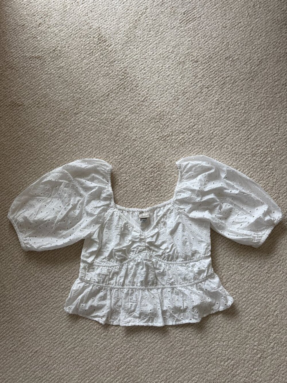 a new day Women's Eyelet Puff Sleeve Crop Blouse  -- Large